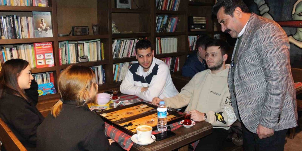 CHP Pamukkale Adayı Ertemur, üniversiteli gençlerle buluştu