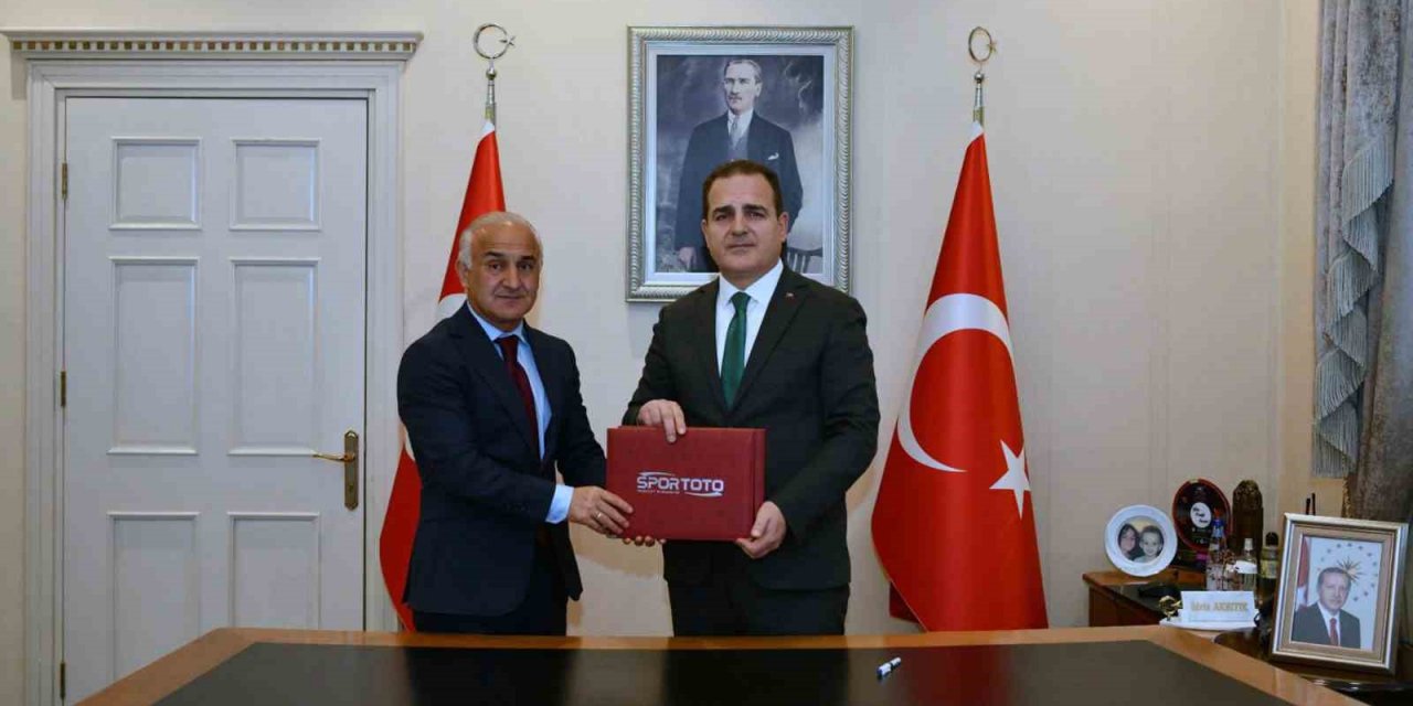 Milas’a yapılacak 15 spor tesisi için protokol imzalandı