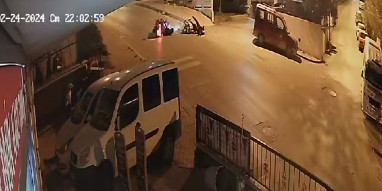 Kuşadası’nda 2 motosiklet kafa kafaya çarpıştı... O anlar kamerada