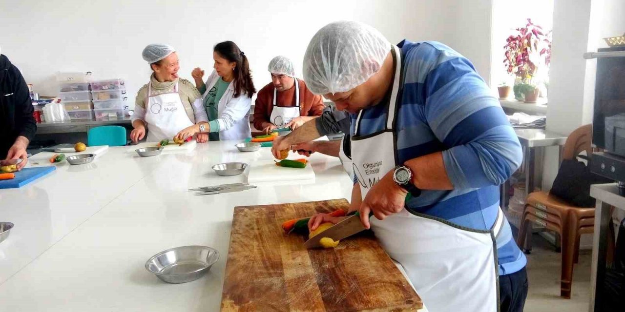 Muğla’da özel bireylere kahvaltı kursu veriliyor