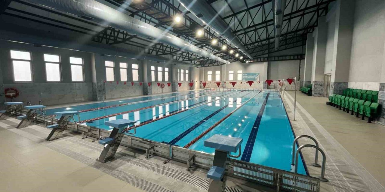 Bozdoğan Yarı Olimpik Yüzme Havuzu, açılış için gün sayıyor