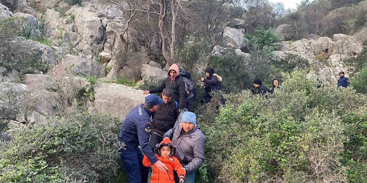 Datça Armutlu Koyunda 21 düzensiz göçmen yakalandı