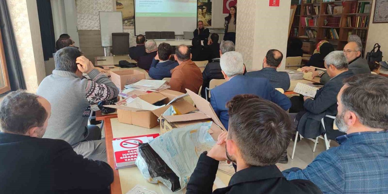 Didim’de 165 vatandaşa ’En İyi Narkotik Polisi Anne’ eğitimi verildi