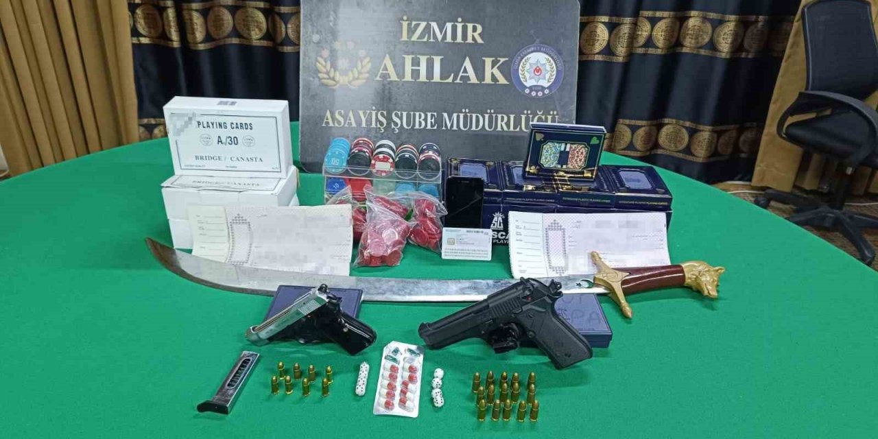 Kumar oynatılan iş yerinden çıkanlar polisi bile şaşırttı