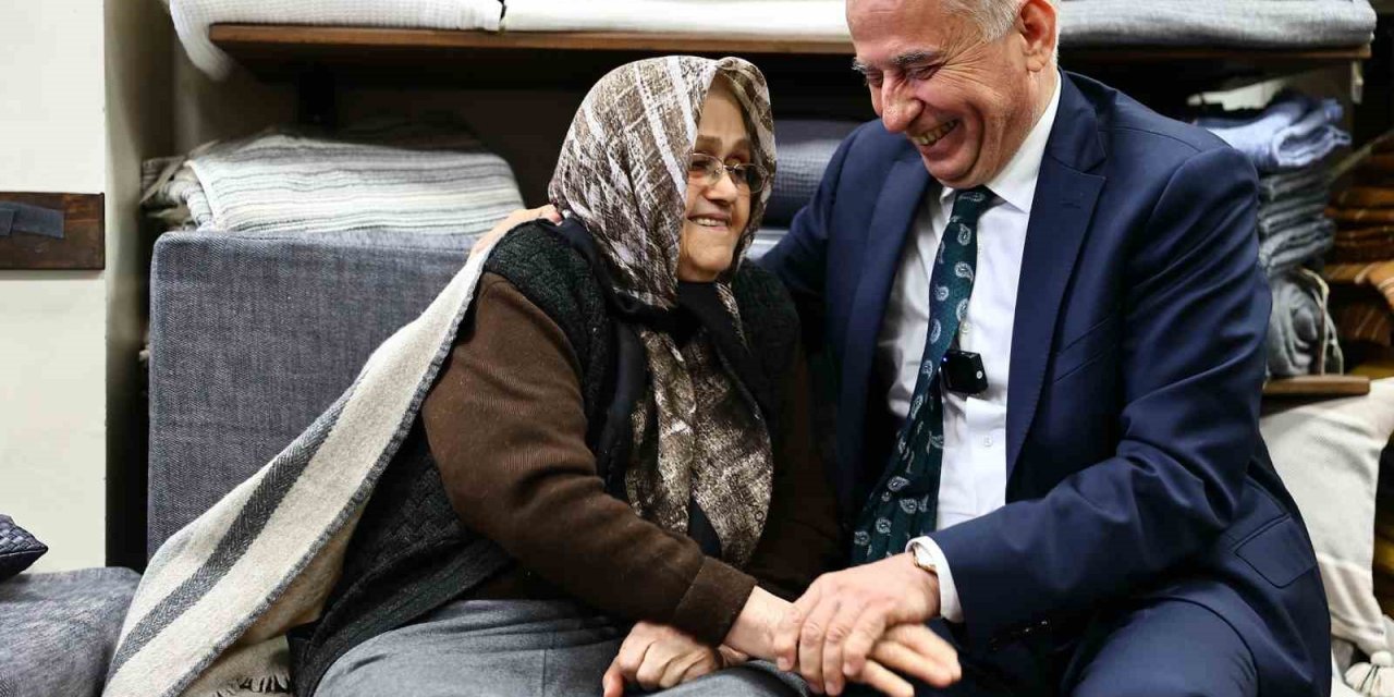 Başkan Zolan, tekstilin merkezinde vatandaş ve esnafla bir araya geldi