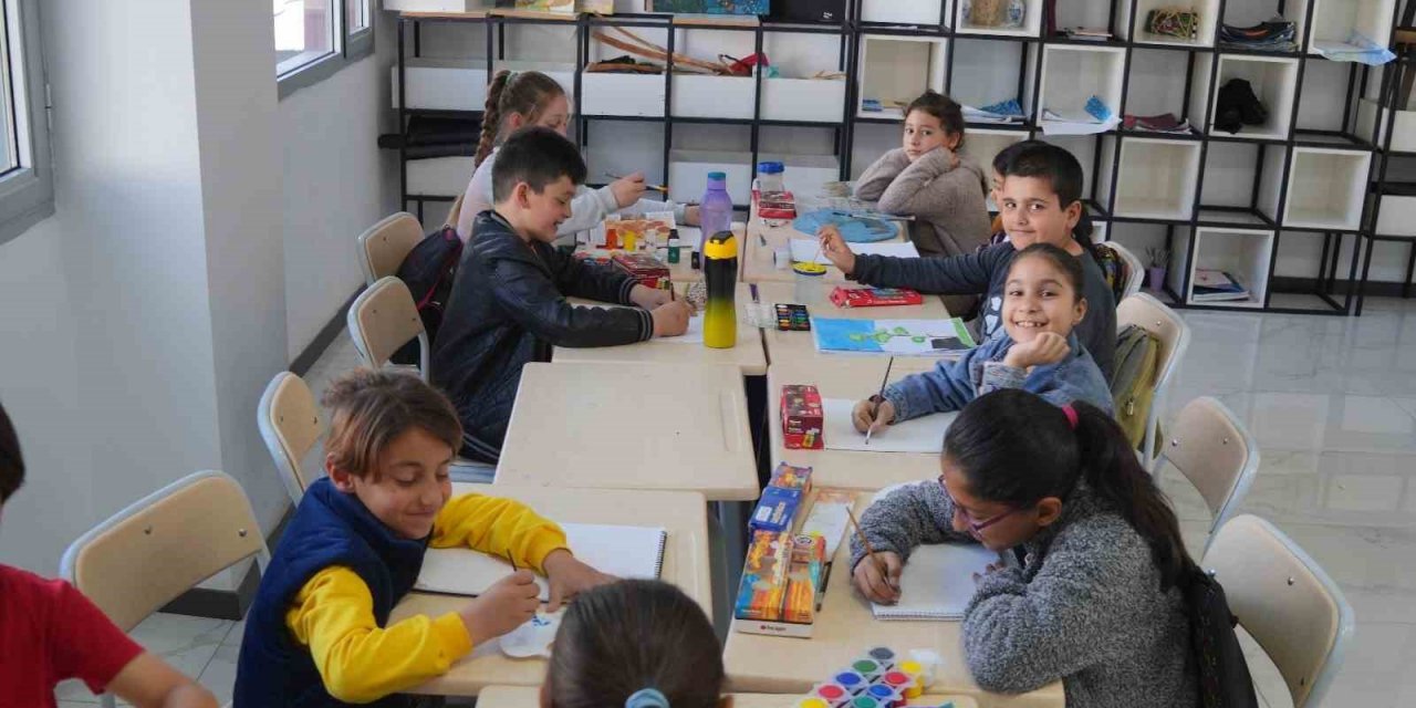 Didim’de geleceğin ressamları yetişiyor