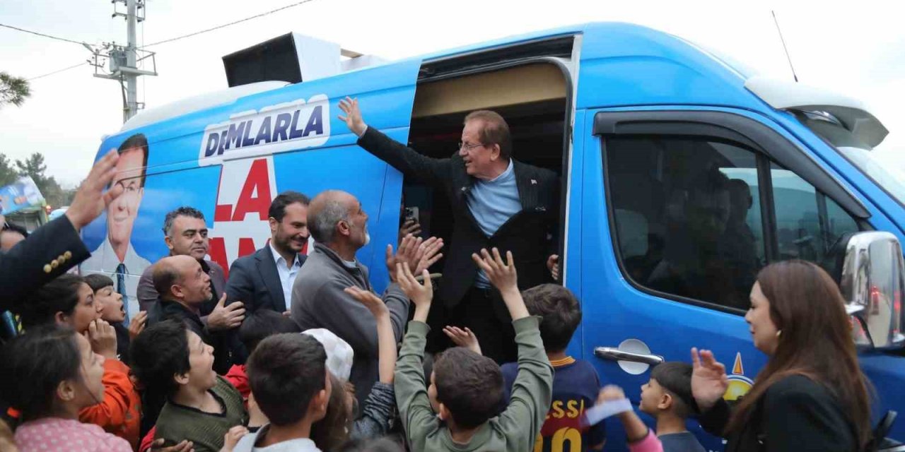 Pekdemir kırsal mahallerde coşkuyla karşılandı