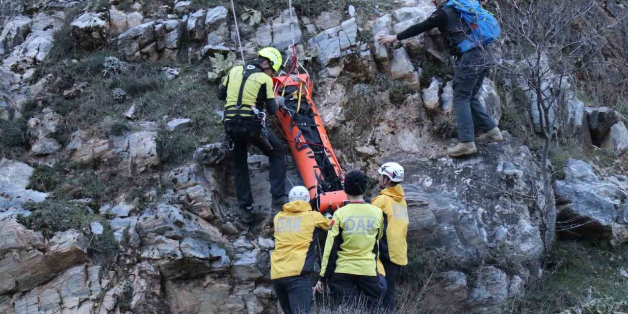 Kayıp posta çalışanı 50 saat sonra makilerin arasında ölü bulundu