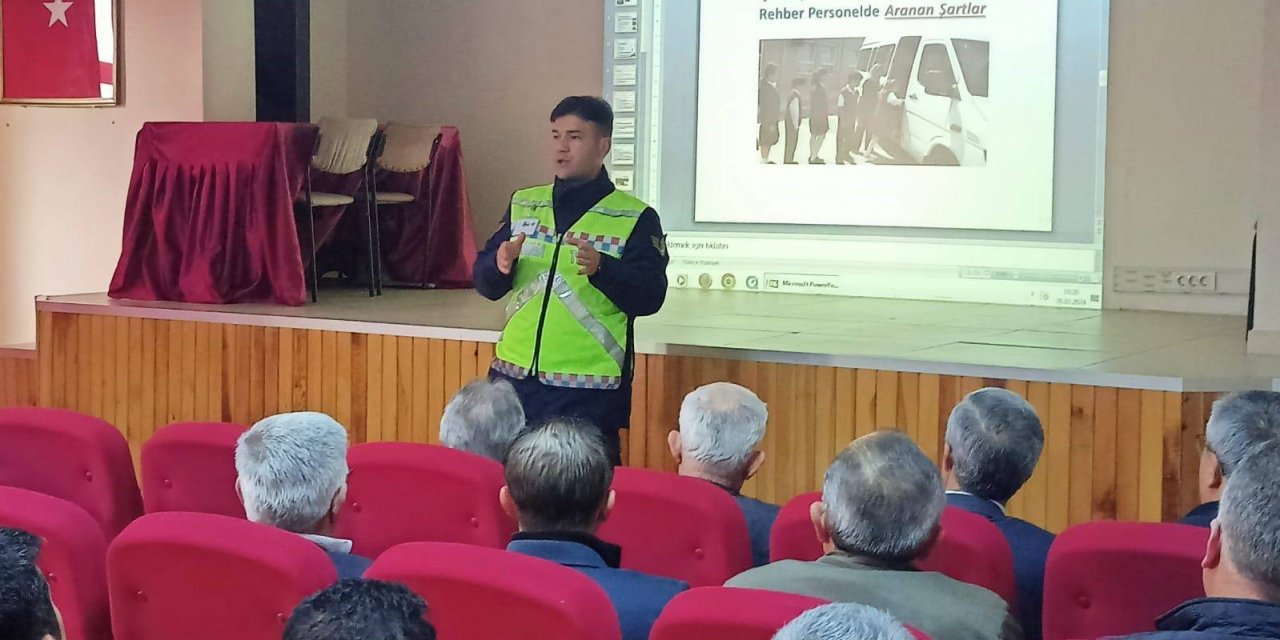 Karacasu’da okul servis şoförleri ve rehber personeller bilgilendirildi