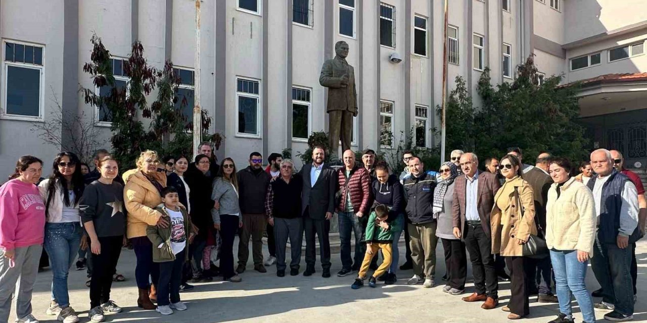 AK Parti Marmaris Belediye Başkan Adayı Yazıcı, velilerin okul sorununu çözüme kavuşturdu