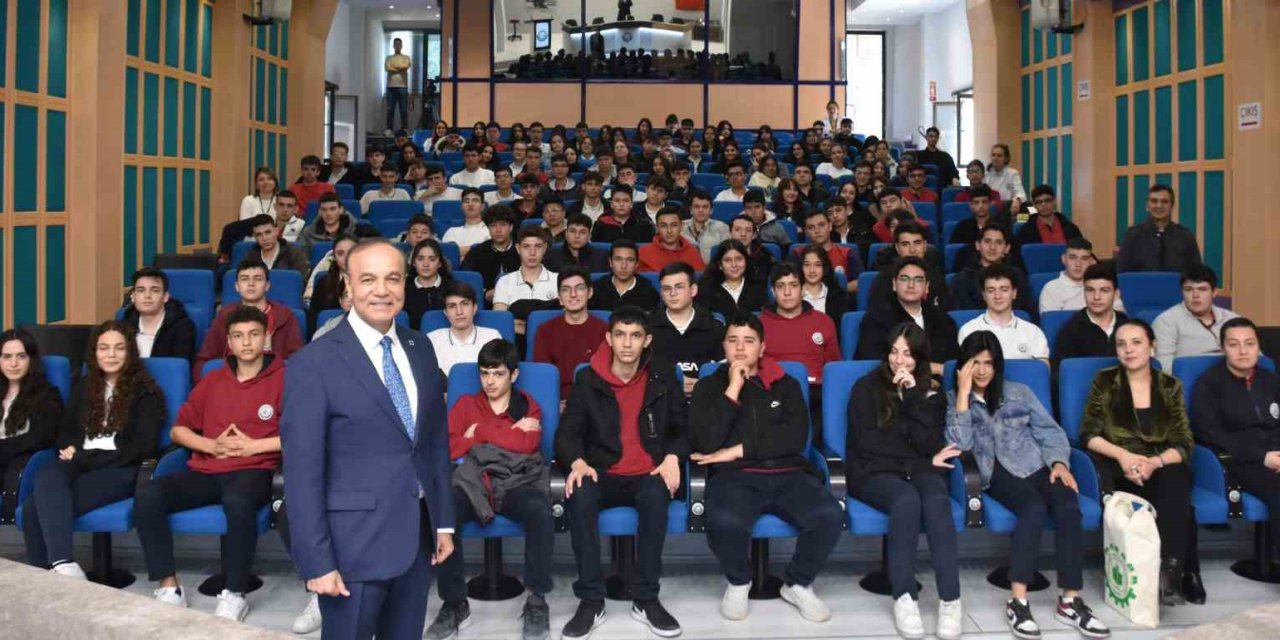 DOSTEK Koleji öğrencilerine vergi bilincini anlatıldı