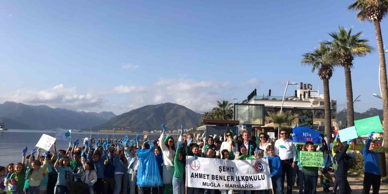 Marmarisli ilkokul öğrencilerinden örnek etkinlik