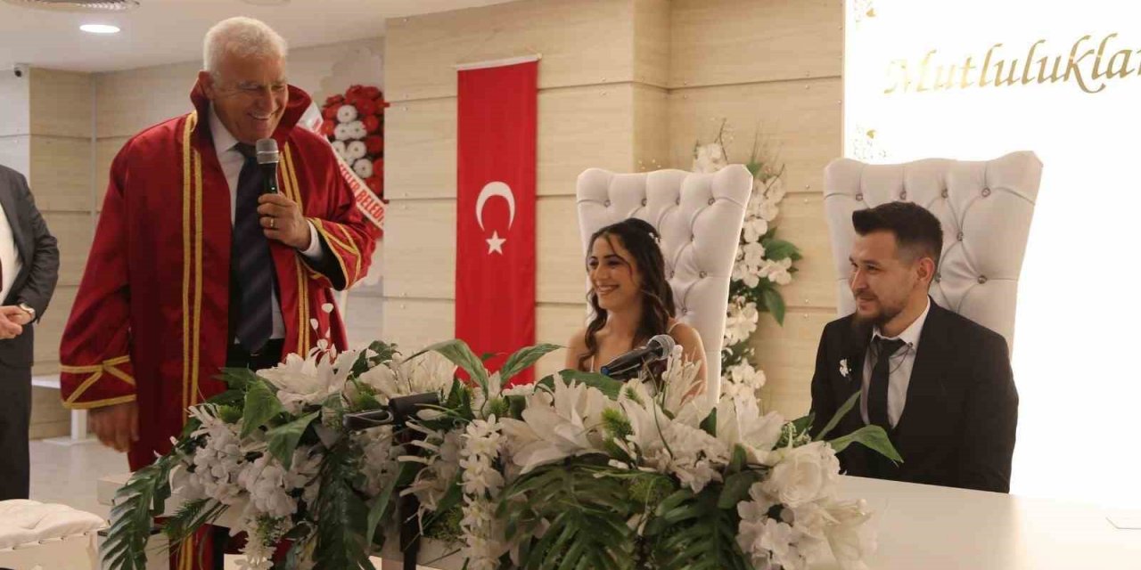 Evlenmek için 29 Şubat’ı seçtiler