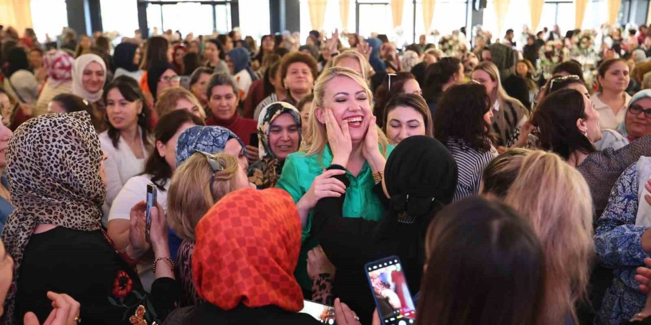 Kadınlardan Başkan Şeniz Doğan’a büyük ilgi