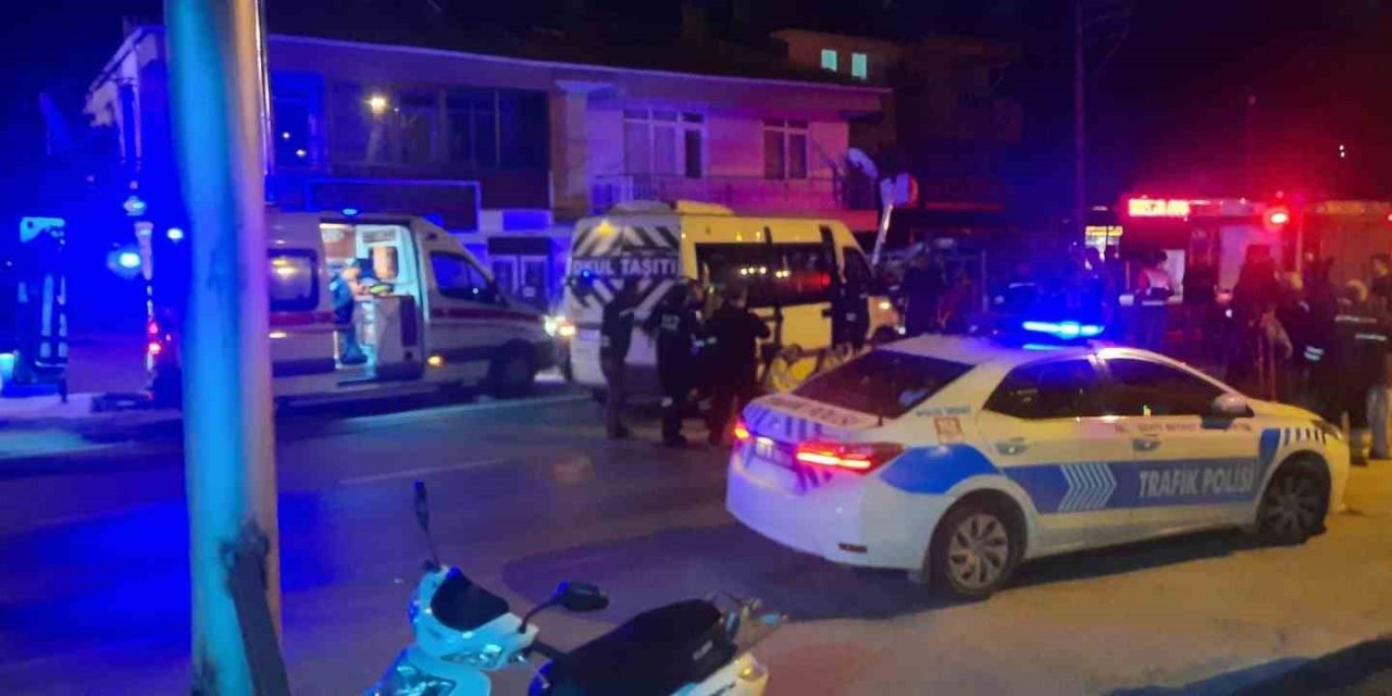 Milas’ta servis minibüsleri çarpıştı: 29 yaralı