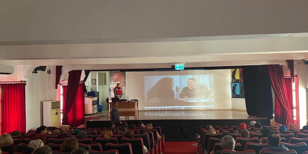 Köyceğiz’de ‘En İyi Narkotik Polisi, Anne’ konulu seminer düzenlendi