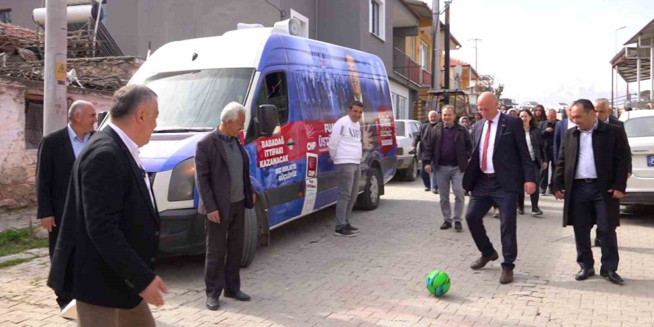 Babadağ’da adaylar birbiriyle futbol oynadı