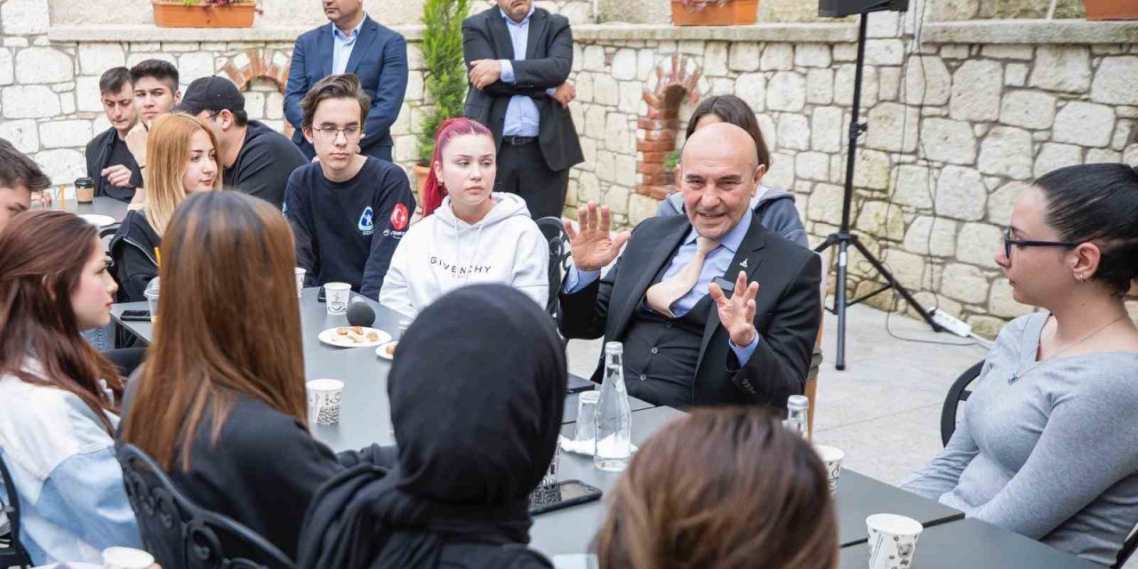 Soyer, Buca’da gençlerle buluştu