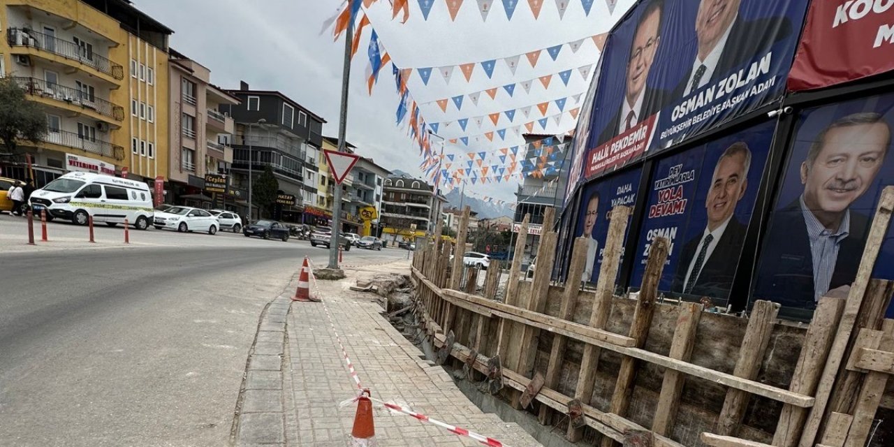 CHP’li Coşkun’dan rakip adaya kaldırım eleştirisi