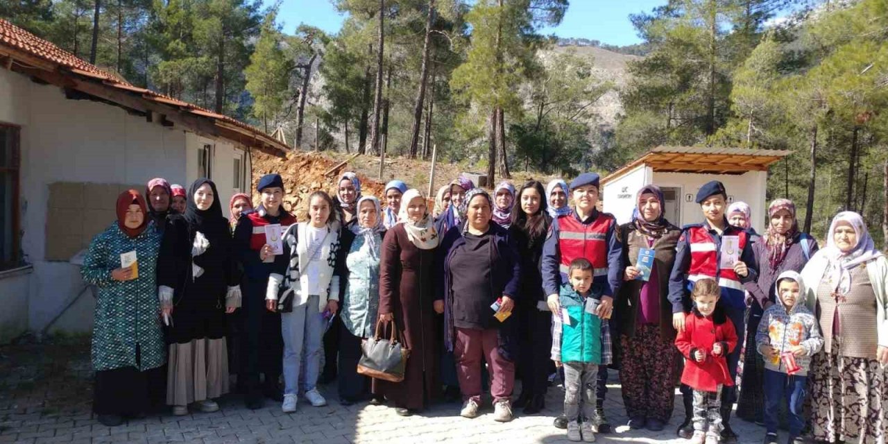 Köyceğiz’de kurumlar ortaklaşa kadınlara seminer programı düzenledi