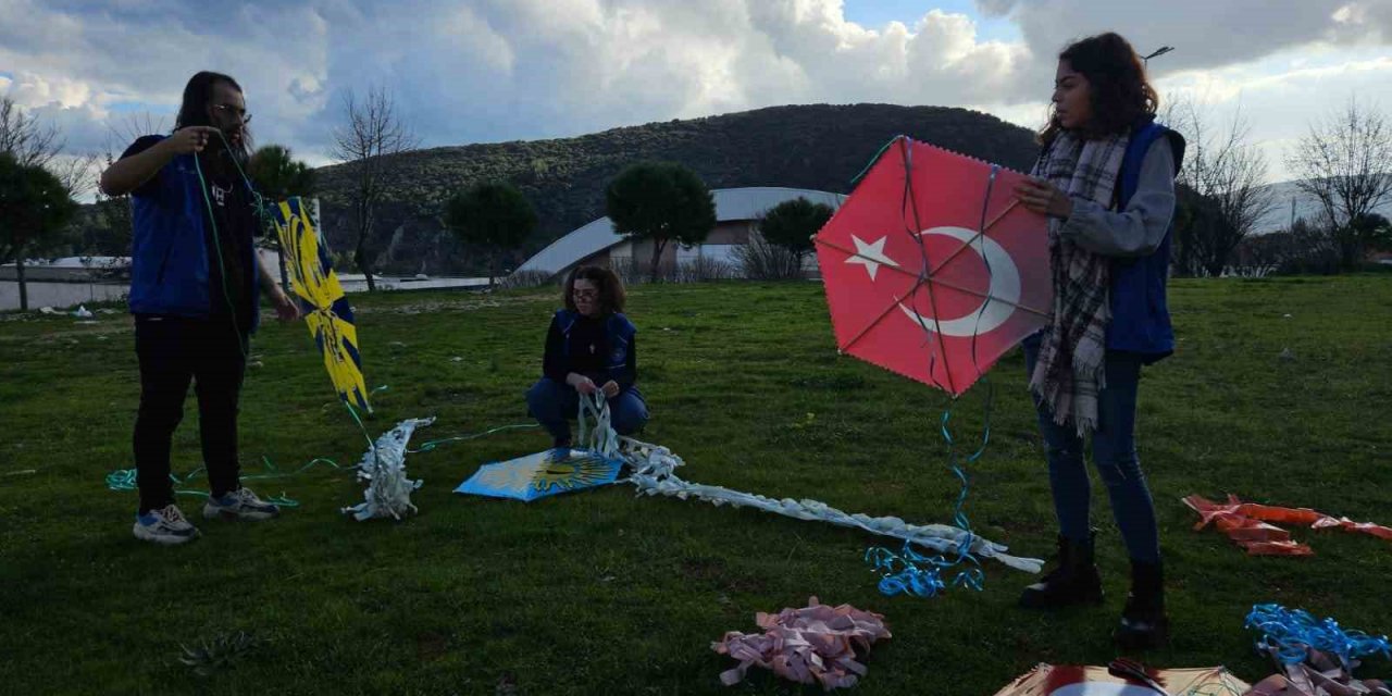 Muğla’da öğrenciler baharın gelişini uçurtma etkinliği ile karşıladı