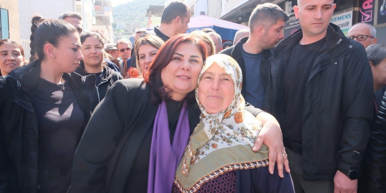 Başkan Çerçioğlu Koçarlı pazarımda vatandaşlarla buluştu