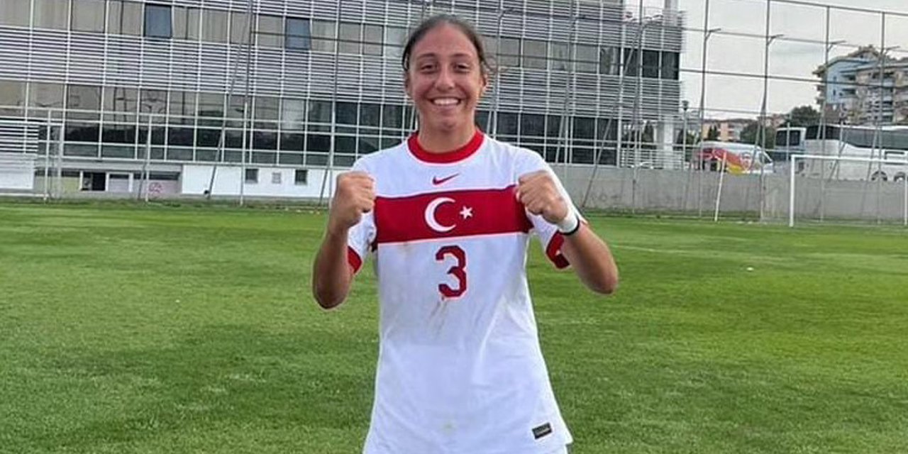 Bayan futbolcuya milli gurur