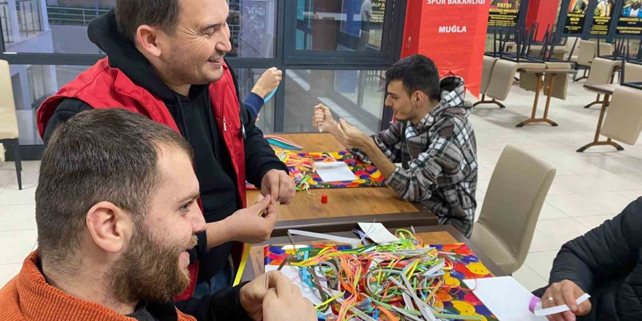 Muğla’da yurtlarda kültür sanatta çalışmalar yapıyor