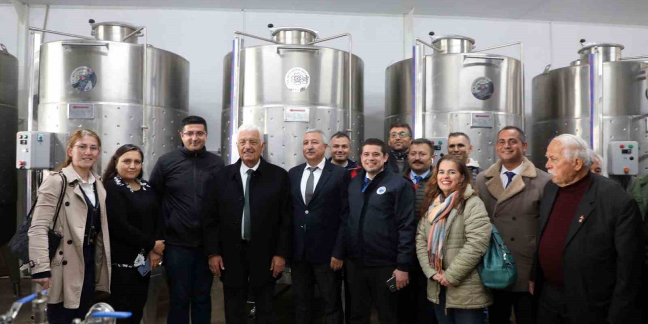 Karaçulha Hali pazarlama alanı ve Pekmez, Sirke, Şarap, Üzüm suyu tesisleri açıldı