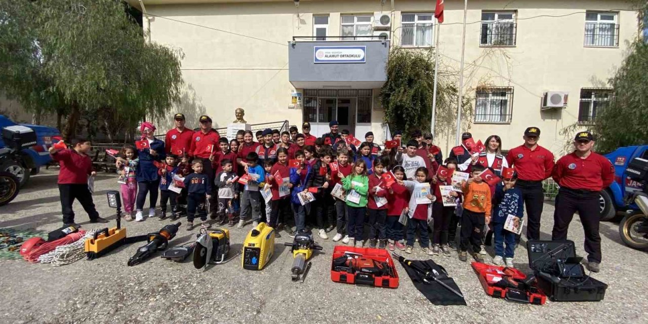 Jandarmadan Bozdoğan’da deprem eğitimi