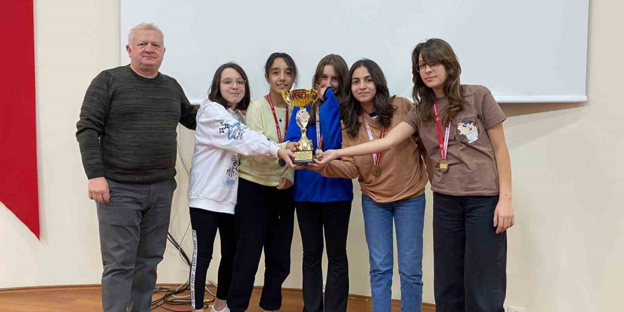 Köyceğiz Atatürk Ortaokulu satrançta il birincisi oldu