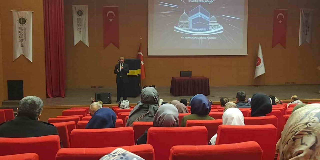 Aydın’da umreciler için ’Umre Hazırlık Kursu Eğitim Seminerleri’ düzenlendi
