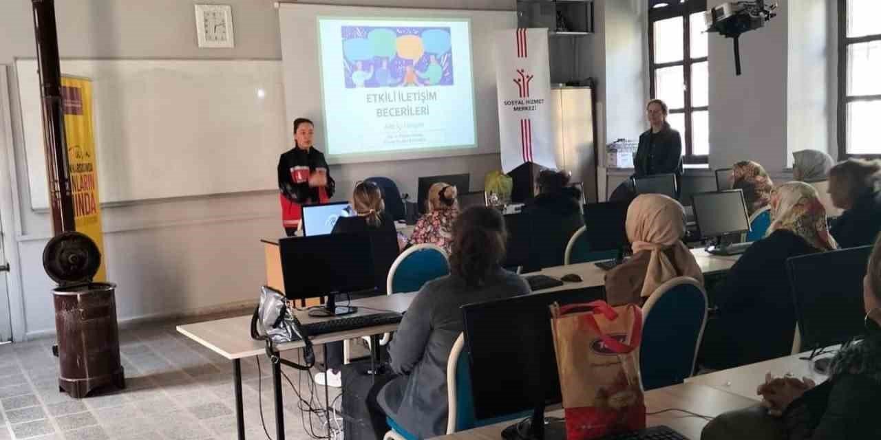 Sökeli kadınlara aile içi iletişim eğitimi verildi
