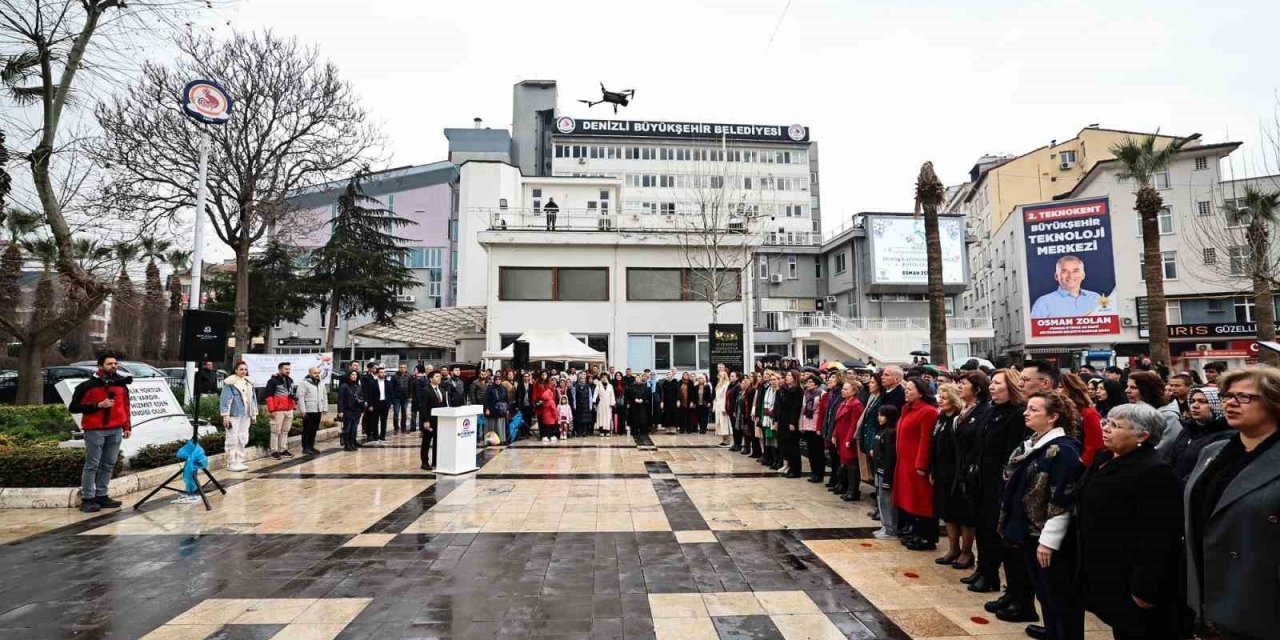 Denizlili kadınlar Atatürk’ü unutmadı