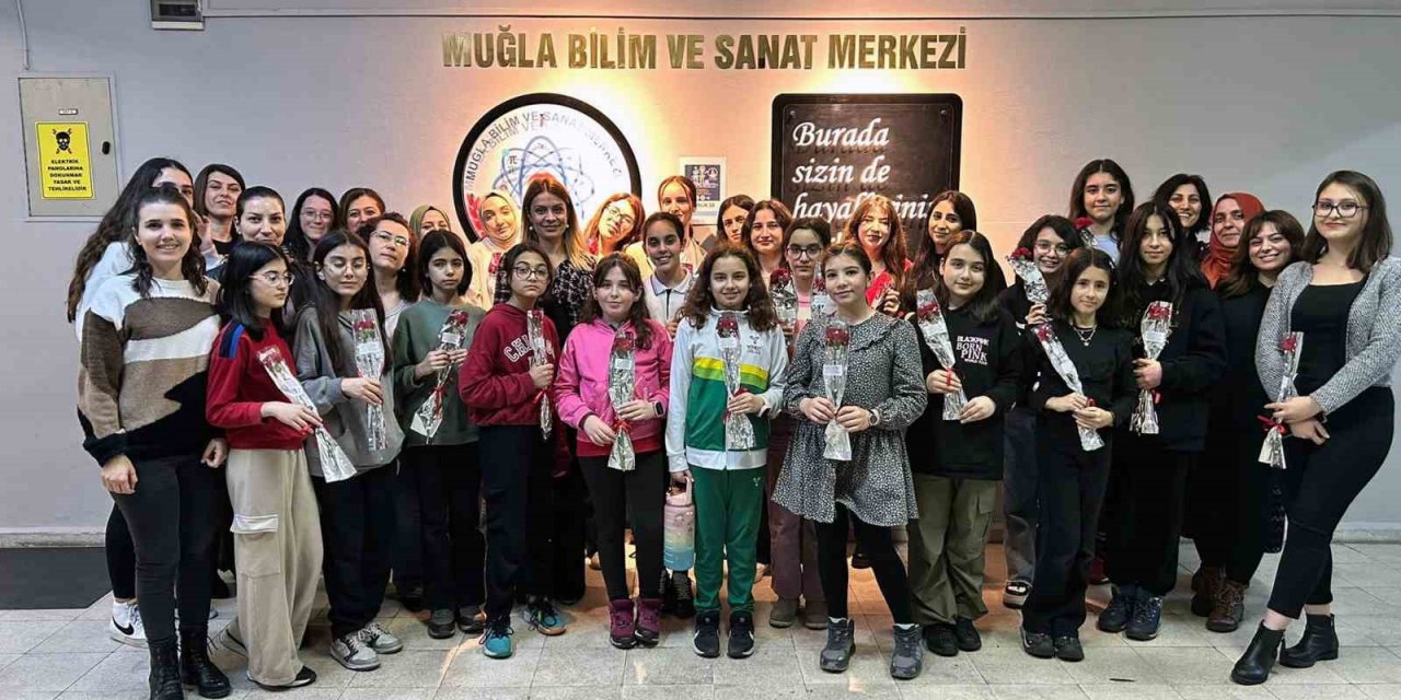 Kadınlar Günü bilimsel etkinliklerle kutlandı