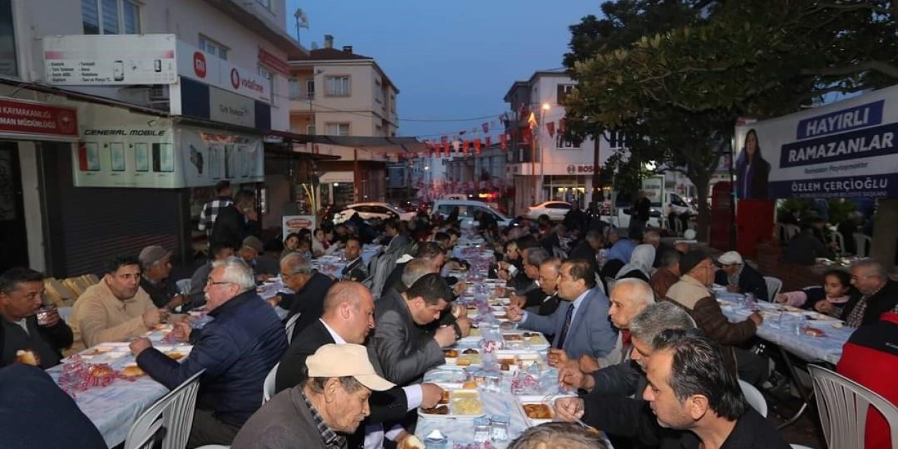 Bozdoğan’da yüzlerce kişi aynı sofrada iftar açtı