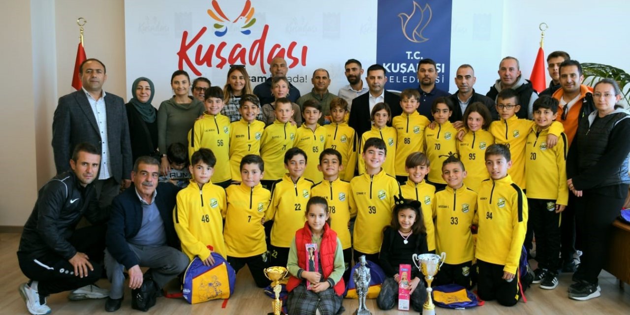 Başarılı sporcular Başkan Günel’le görüştü