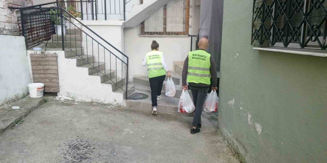 Bayraklı Belediyesinden Ramazan boyunca 13 bin kişiye iftar paketi