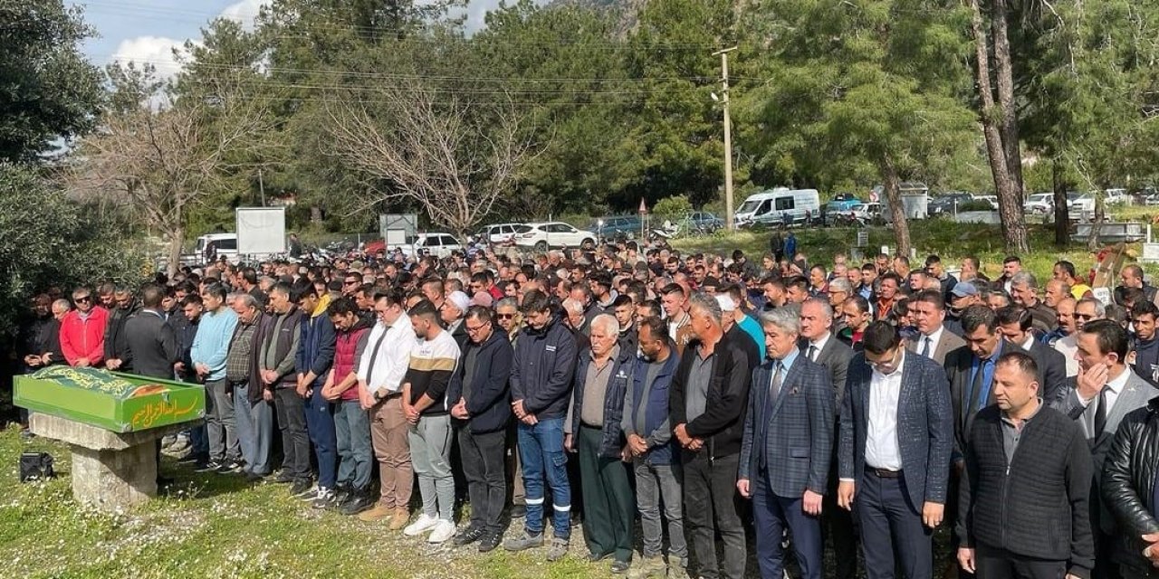 Marmaris’te belediye işçisi gözyaşları içinde toprağa verildi