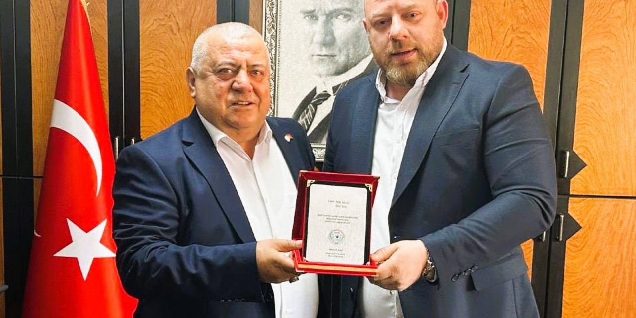 Denizli Esnaf ve Sanatkarlar Odaları Birliğinden teşekkür plaketi
