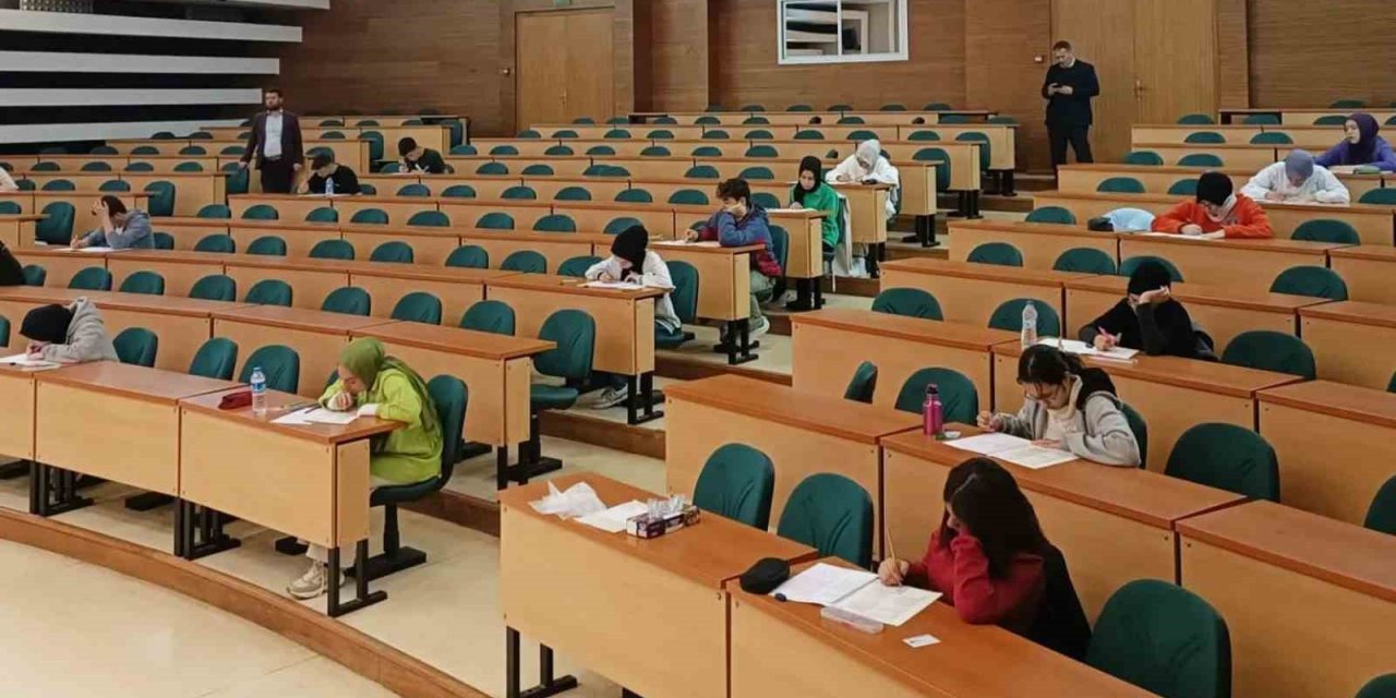 Lise ve Üniversiteli gençlere Umre ödüllü yarışma