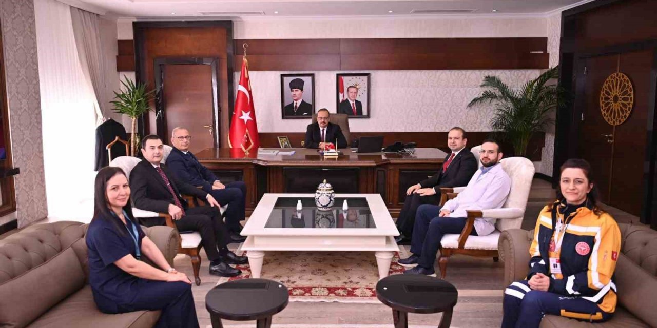 Aydın Valisi Canbolat, sağlıkçıları ağırladı