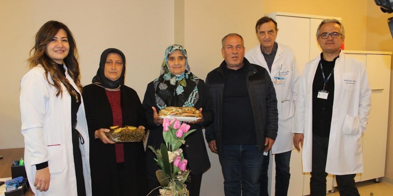 10 yıl önce böbrek nakli olan hastalar Tıp Bayramı’nda doktorlarını unutmadı