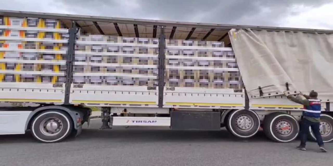 İzmir’de 10 milyon 350 bin adet sahte bandrollü makaron ele geçirildi