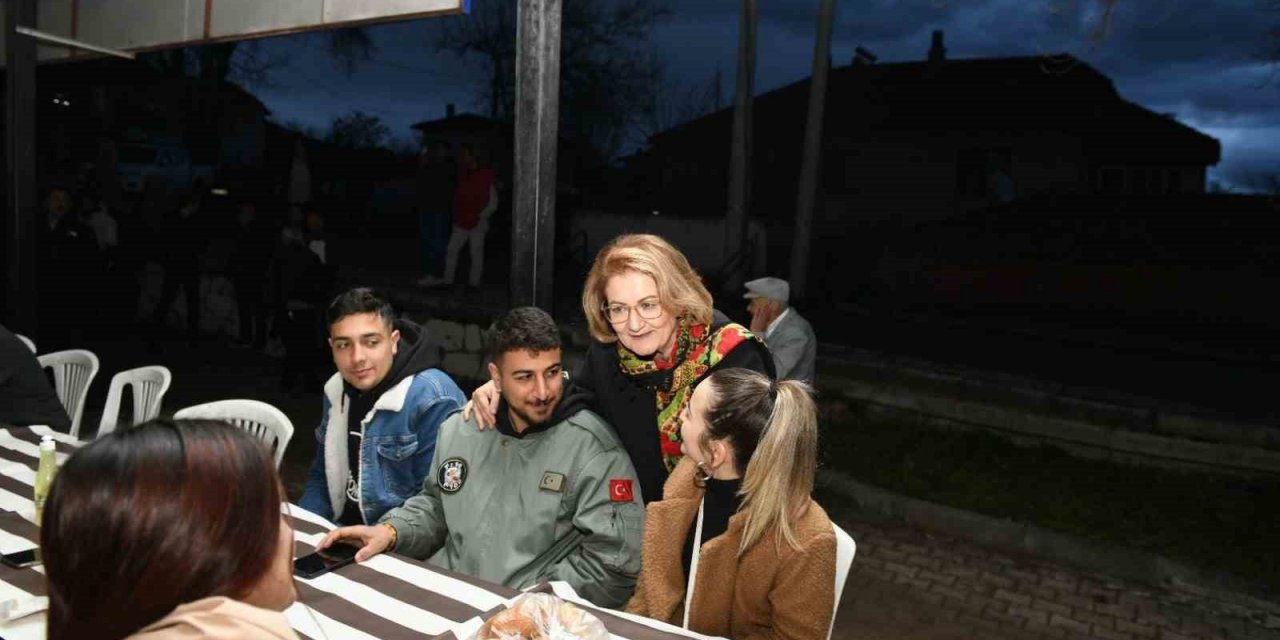 Bozkurt Belediyesi ilk Ramazan sofrasını Yenibağlar’da kurdu
