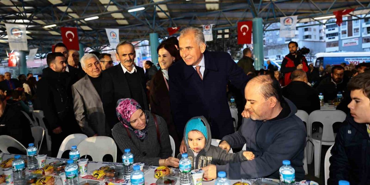Denizli Büyükşehrin iftar bereketi Fatih’te yaşandı