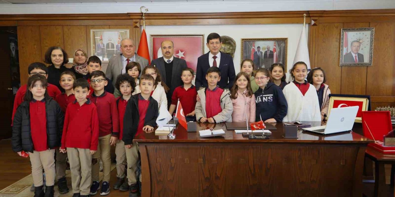 Başkan Özcan, öğrencilerin sorularını yanıtladı