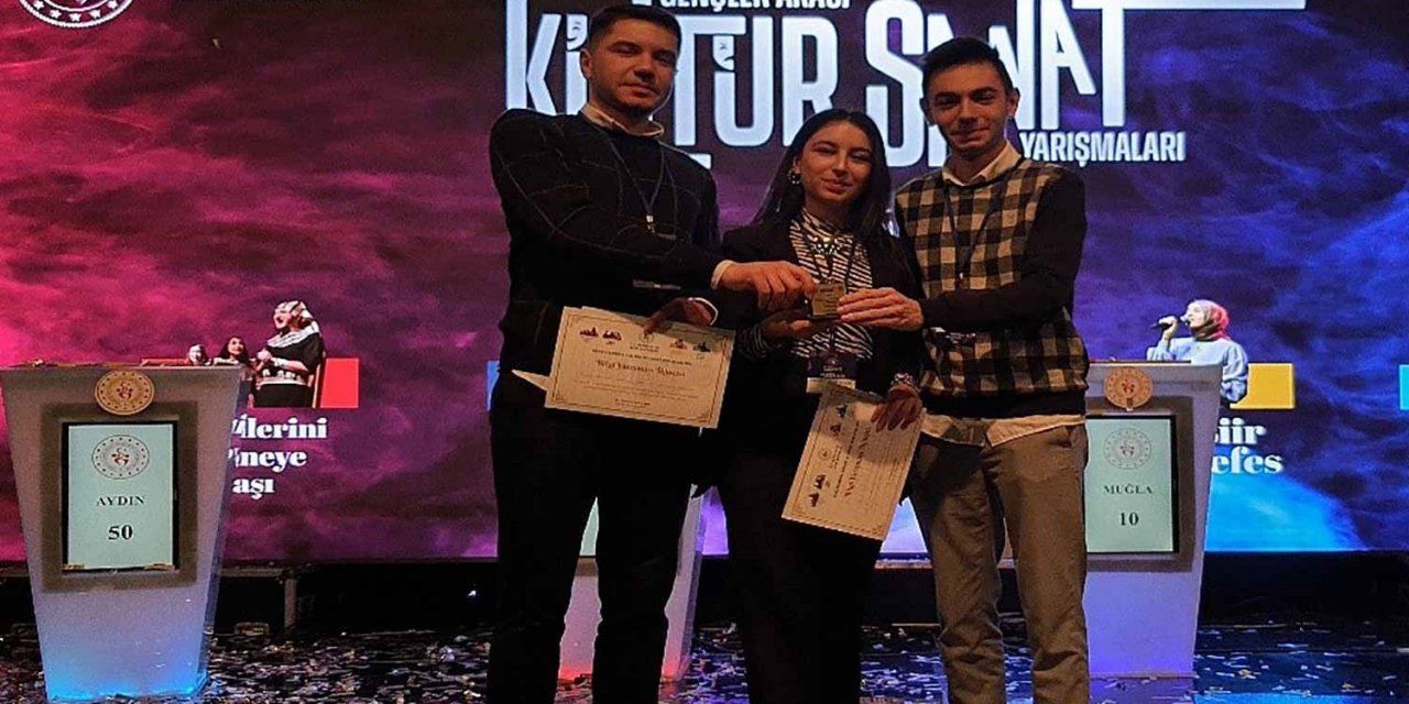 PAÜ öğrencileri bilgi yarışmasında bölge ikincisi oldu