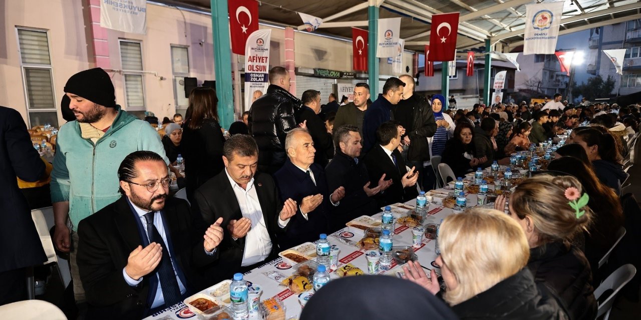 Başkan Zolan iftar yemeğinde vatandaşlarla buluştu