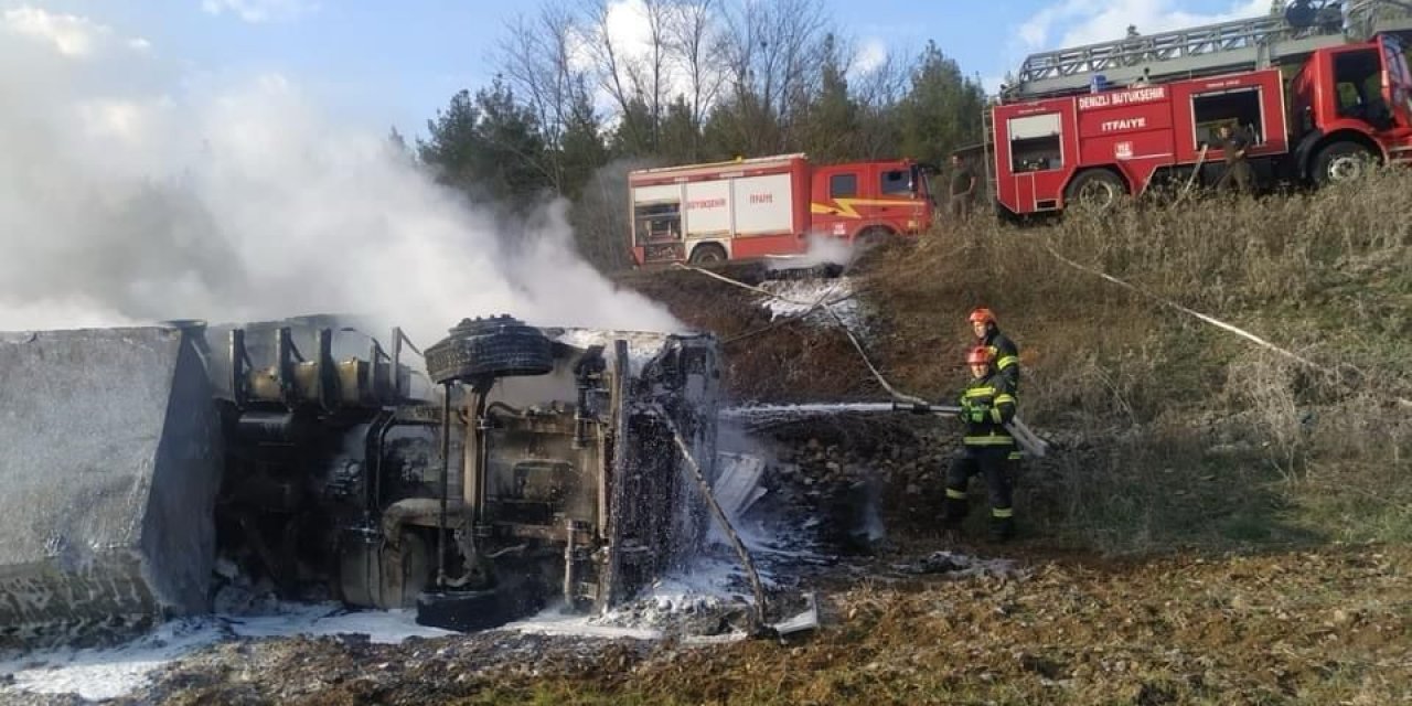 Şarampole devrilen tır alev aldı
